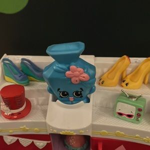Shopkins display set